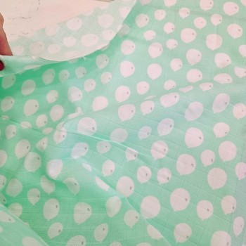 Baskılı Bambu Karışım Müslin Kumaş | Mint Zemin Beyaz Balonlar