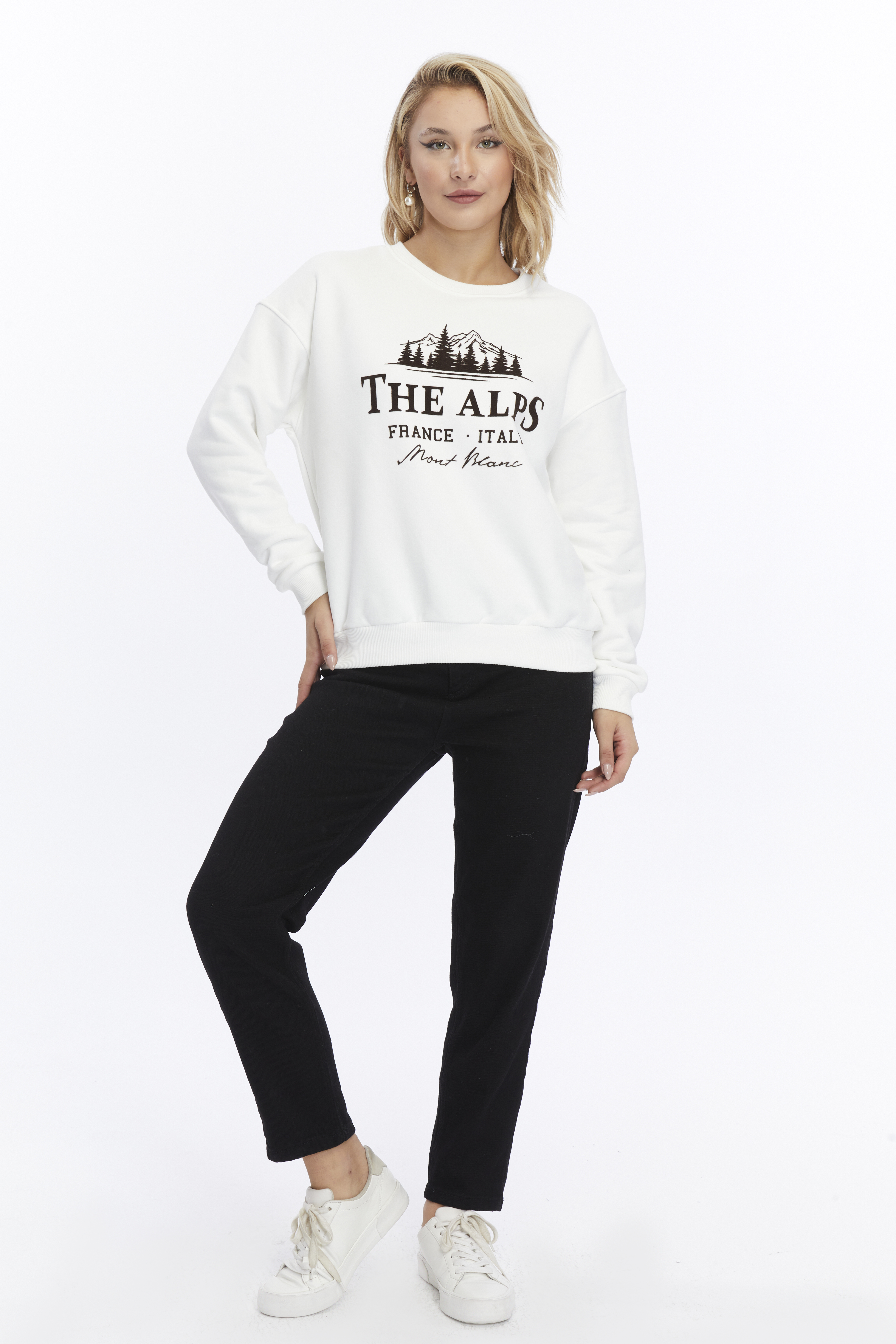 Kadife The Alps Desenli Ekru Yumuşak Dokulu Regular Fit Bisiklet Yaka Kadın Sweatshirt