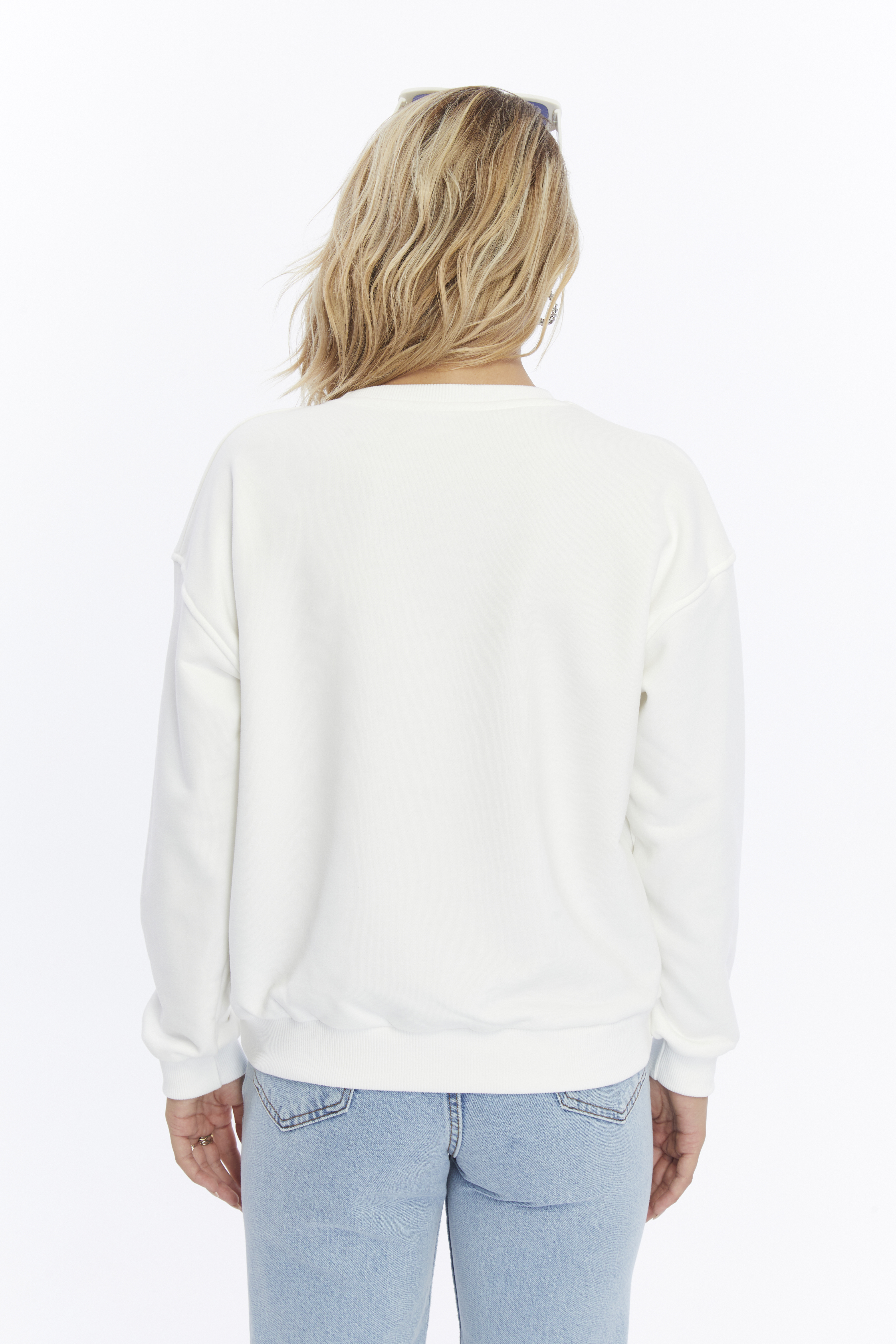 Kadife Kalp Desenli Ekru Yumuşak Dokulu Regular Fit Bisiklet Yaka Kadın Sweatshirt