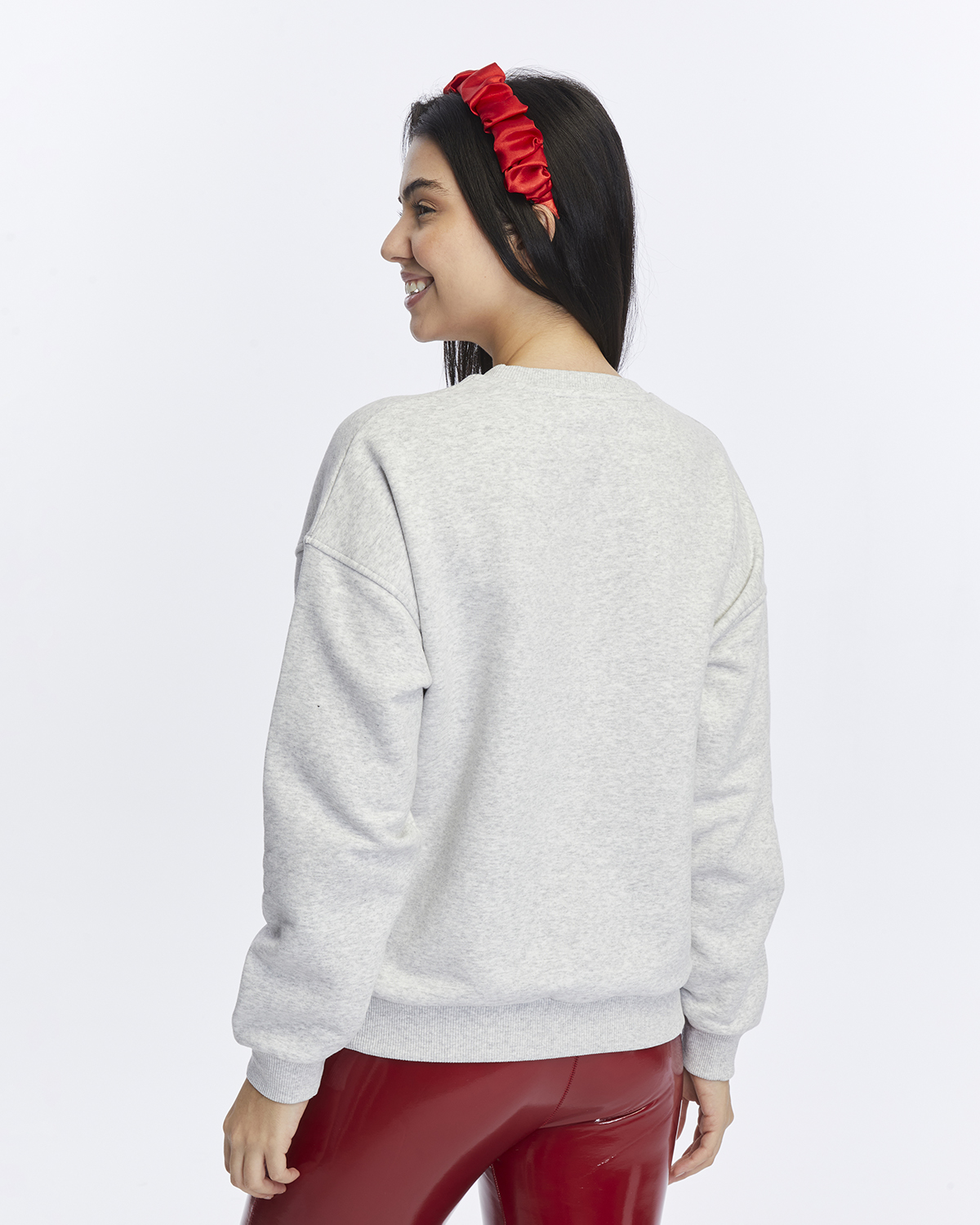 Kadife Kalp Desenli Gri Melanj Yumuşak Dokulu Regular Fit Bisiklet Yaka Kadın Sweatshirt