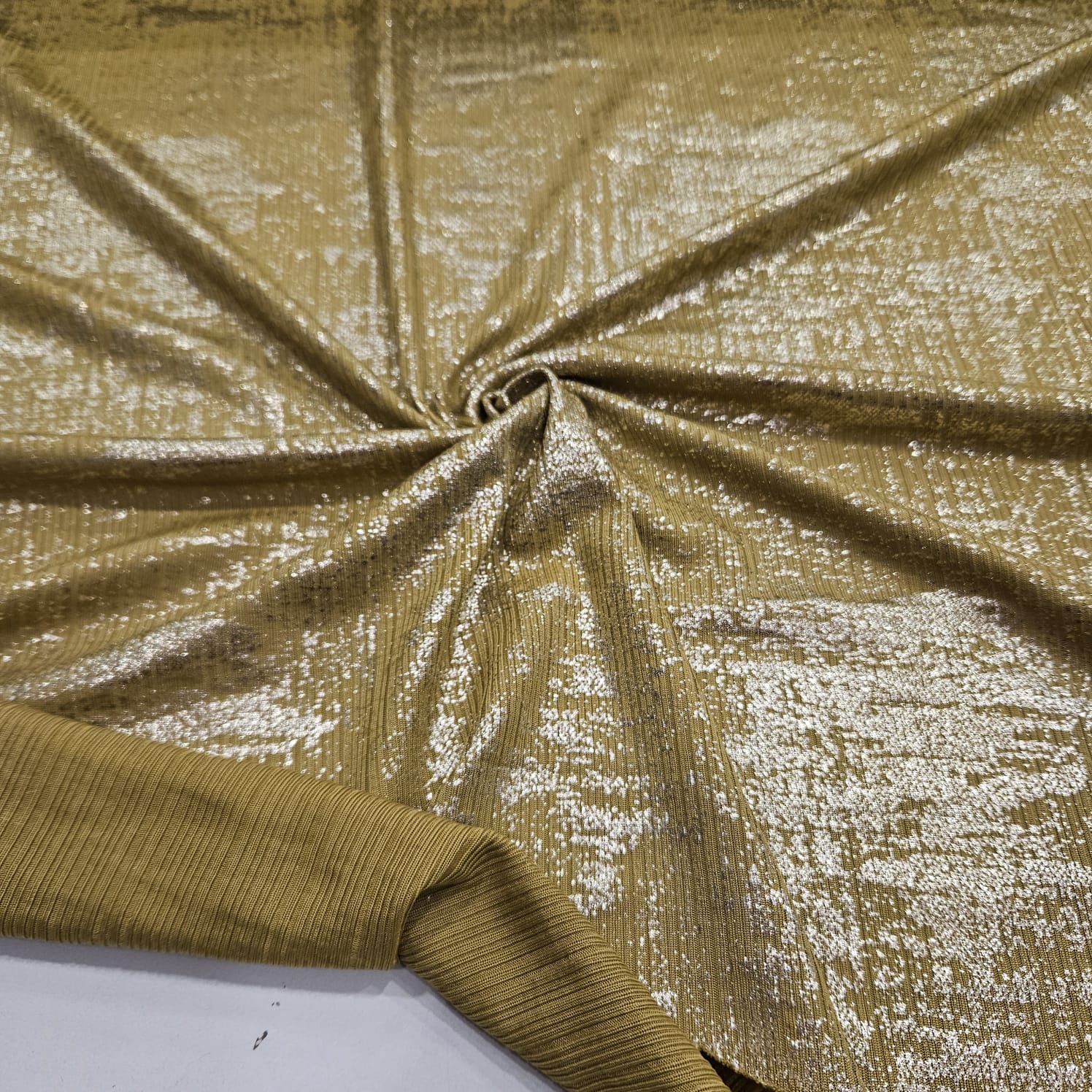 İnce Fitilli Açık Altın Kaplama Batik Desen Yağ Yeşili Kumaş | C3-3