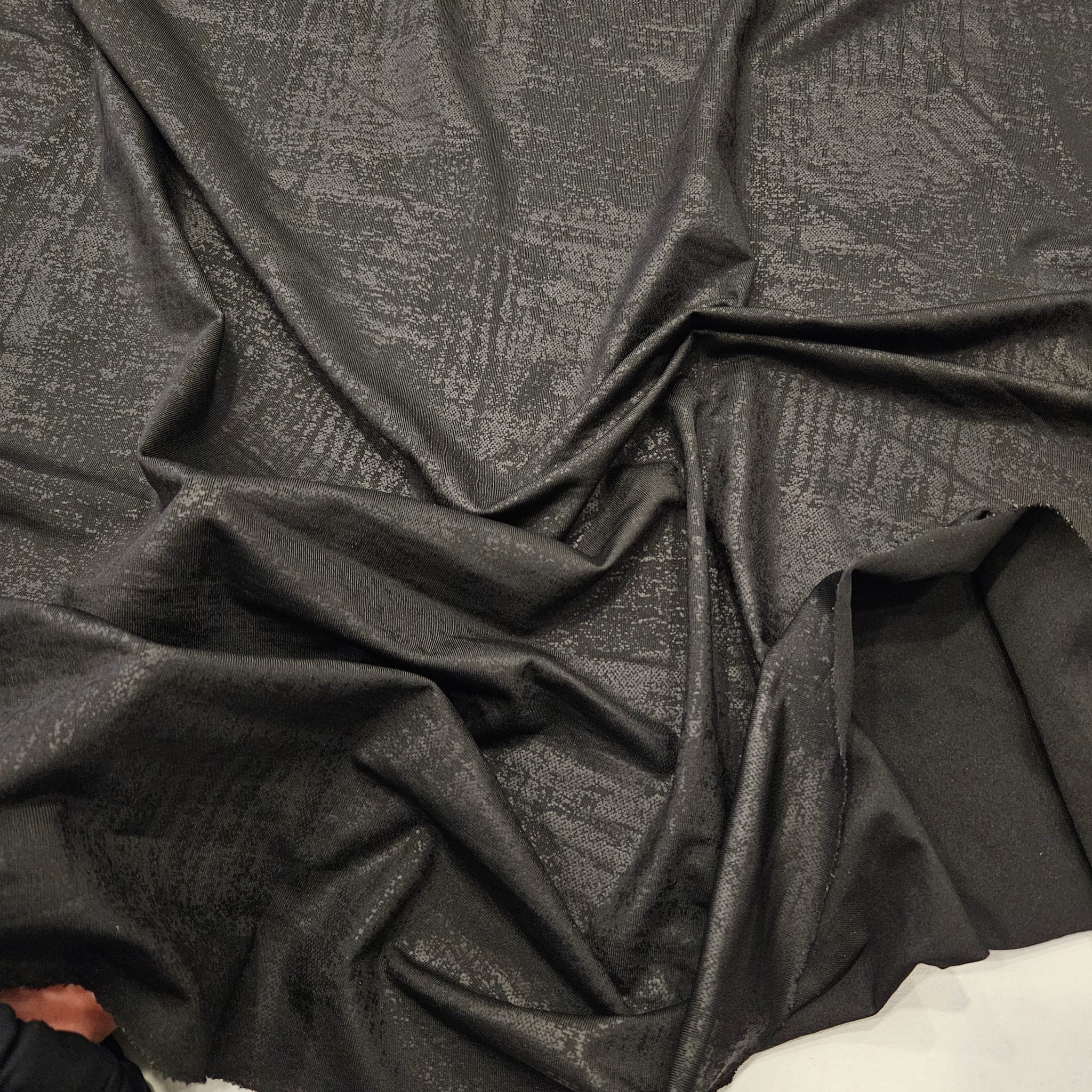 Mat Kaplama Batik Desen Baskı Siyah İnce Süprem Kumaş | R4-06