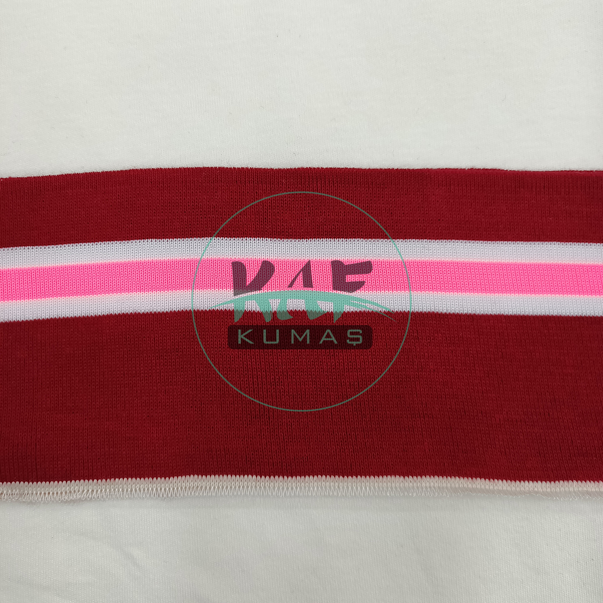 Pembe Çizgili Kırmızı Yaka