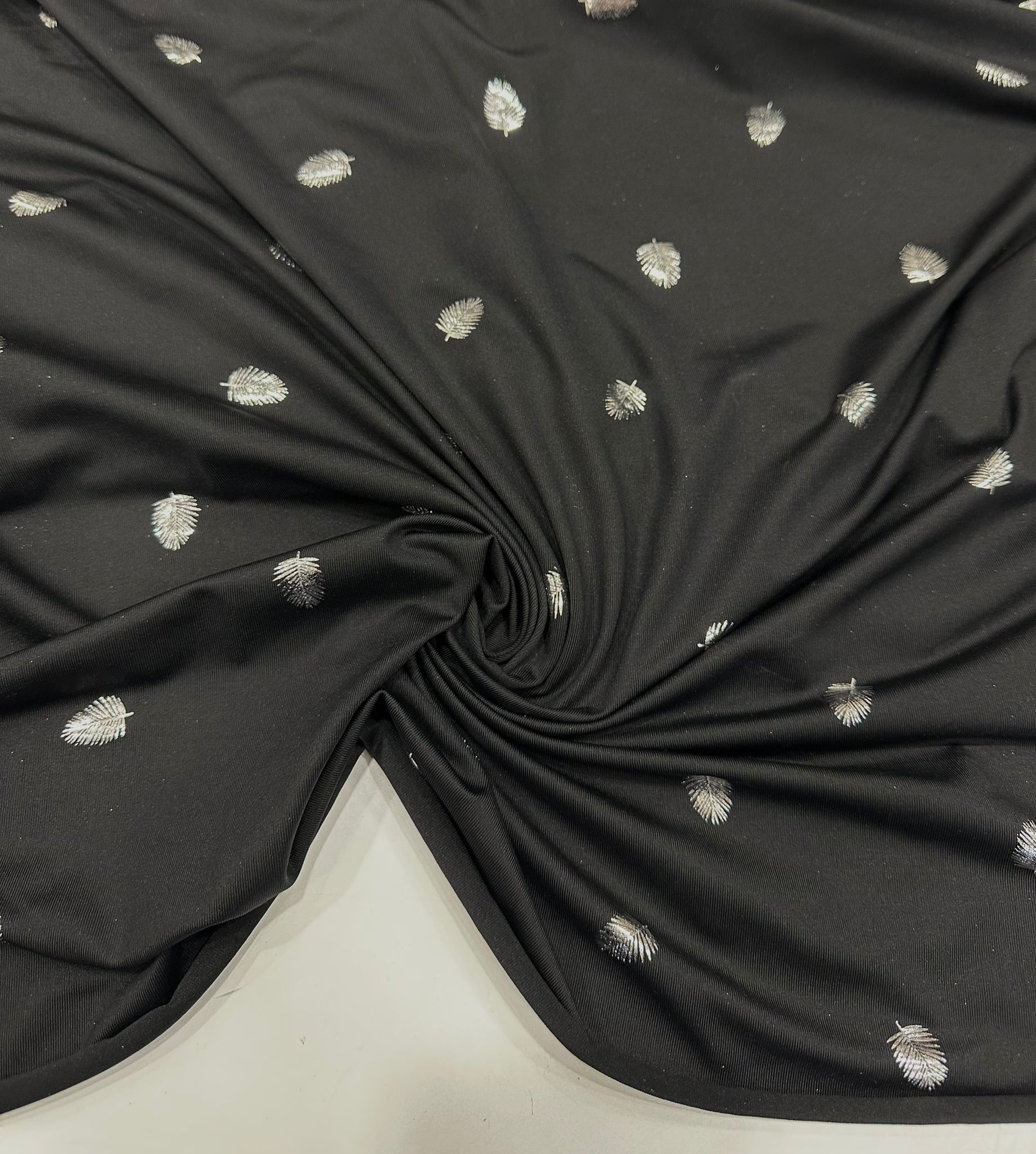 Baskılı Penye Polyester Süprem Kumaş | Yaprak Desenli | a-01