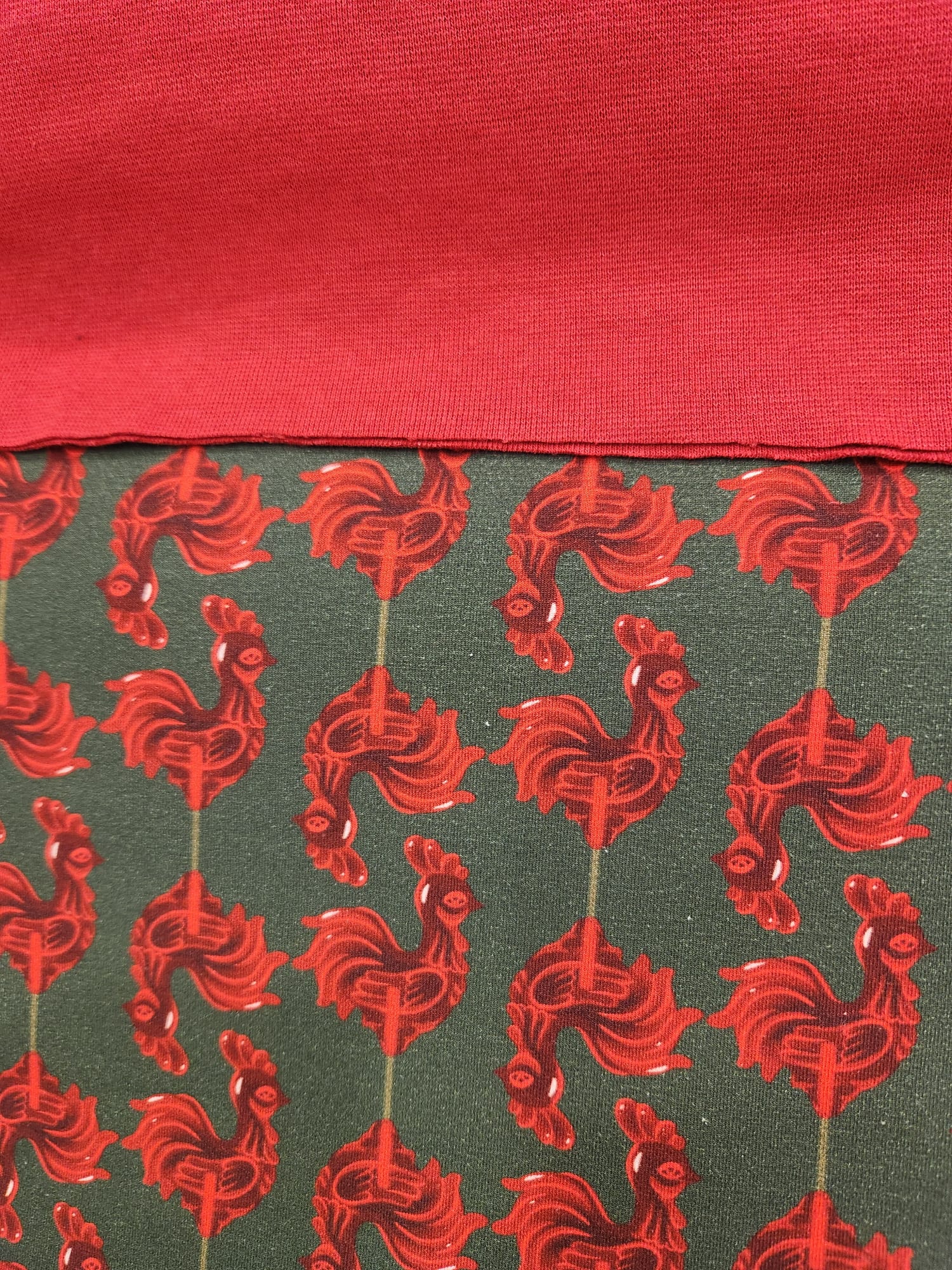 Baskılı Süprem Kumaş | %95 Pamuk %5 Elastan | 150 cm | 210 Gsm |  Kırmızı Horoz Desen